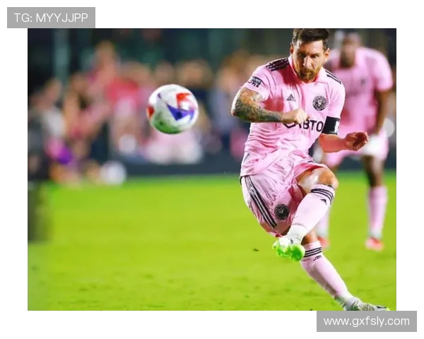 38 岁乌斯塔里封神世俱杯！扑点 + 8 扑救力保零封，梅西老队友再续传奇