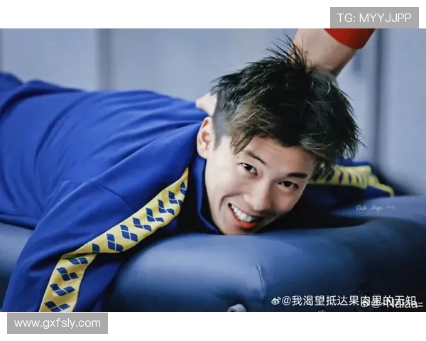 汪顺奥林匹克日挑战 10 个钻石俯卧撑成功!奥运冠军示范硬核健身(1) 汪顺奥林匹克日挑战 10 个钻石俯卧撑成功!奥运冠军示范硬核健身(1)